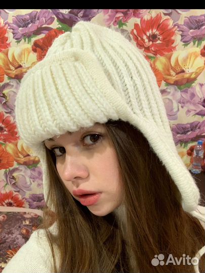 Шапка ручной вязки