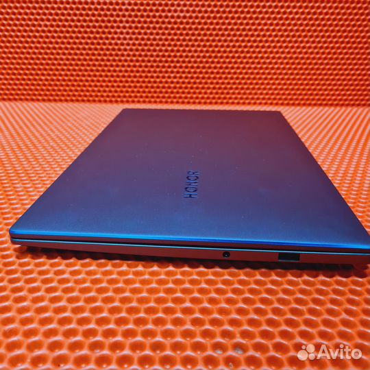Honor MagicBook Intel i5-1135G7 Touch ID (топ)
