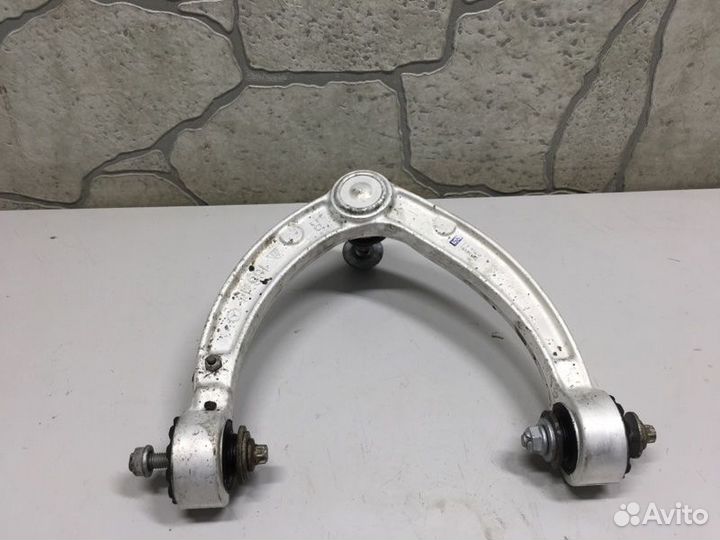 Рычаг подвески верхний передний правый