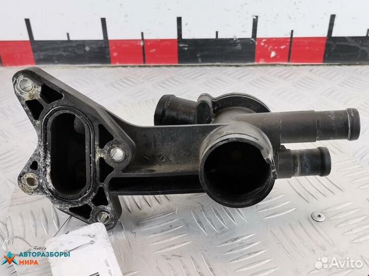 Корпус термостата Volkswagen Fox 3 2011 03C121111B