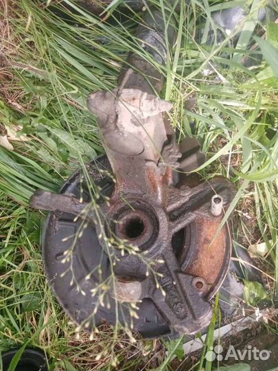 Кулак поворотный передний Skoda Fabia 1