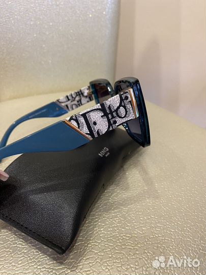 Солнцезащитные очки