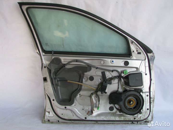 Volvo S60 дверь передняя левая
