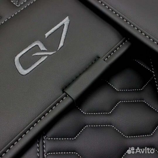 Комплект автомобильных ковриков в салон и багажник