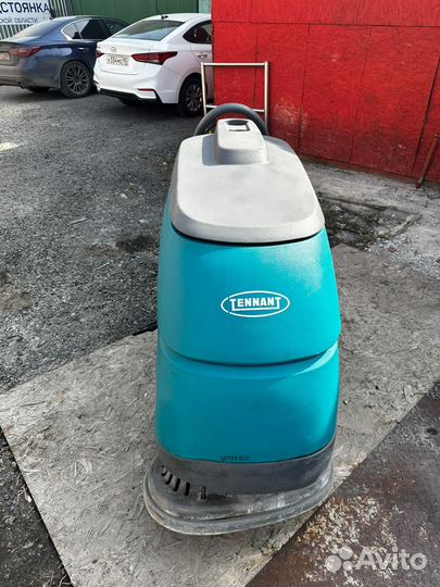 Аккумуляторная поломоечная машина tennant t5