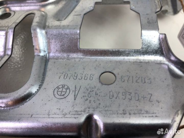 Кронштейн ручки двери задний правый Bmw 5-Series