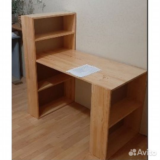 Стол письменный в детскую с полками
