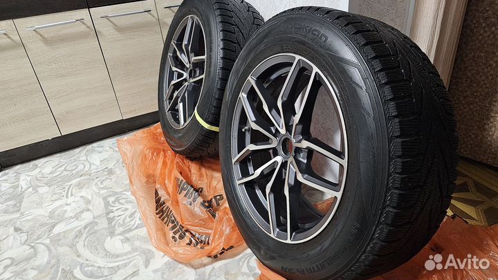 Комплект колес диски r18 на зимней резине