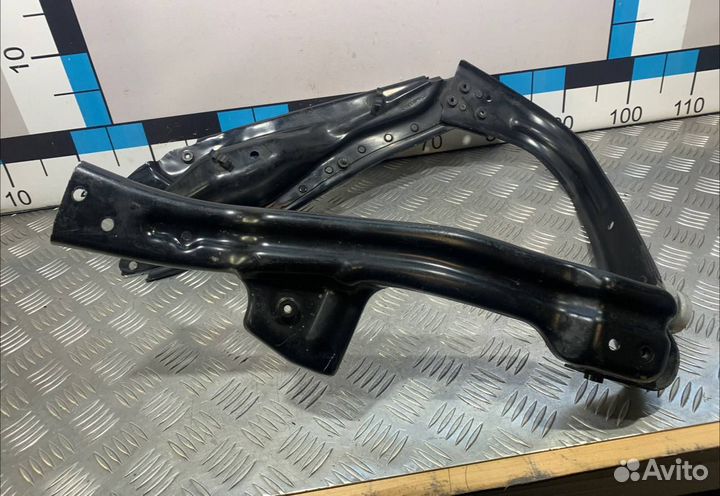 Б/У Элемент передней панели MB W251 R-Klasse