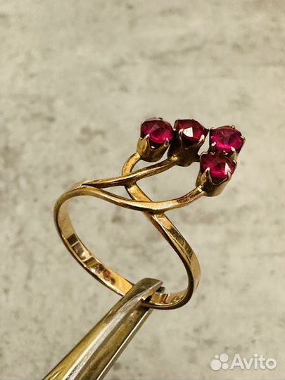 Золотые кольца с брильянтами и рубином