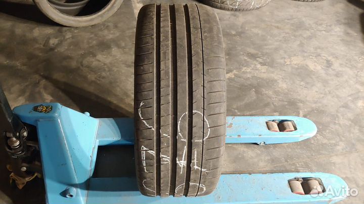 Michelin Pilot Super Sport 275/35 R22 104Y