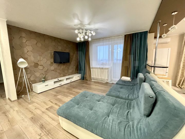 2-к. квартира, 65 м², 8/14 эт.