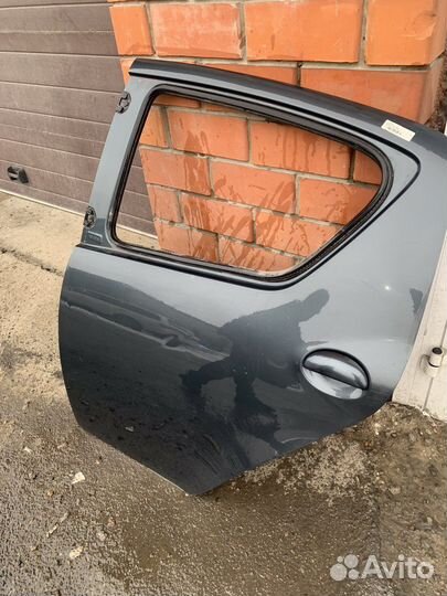 Дверь задняя левая на тойота Aygo