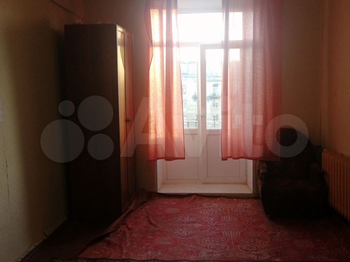 Комната 18 м² в 9-к., 4/4 эт.