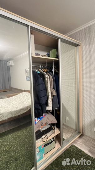 Шкаф купе с зеркалом трехдверный