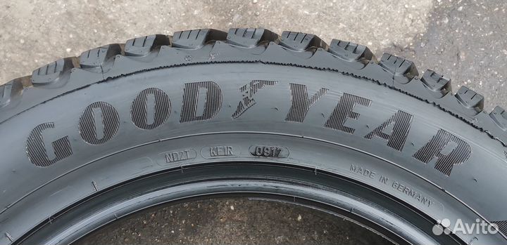 Goodyear UltraGrip Ice Arctic SUV 255/55 R18