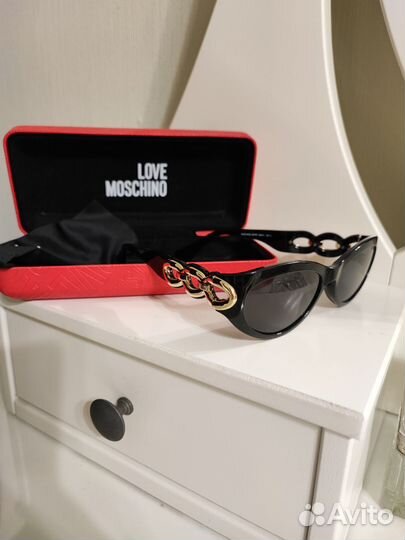 Солнцезащитные очки Moschino оригинал