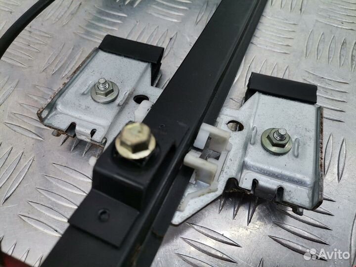 Стеклоподъемник Volkswagen Golf 3 1996 1H4839402E