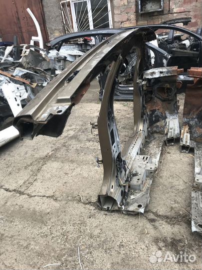 Левая сторона кузова Opel Astra J седан