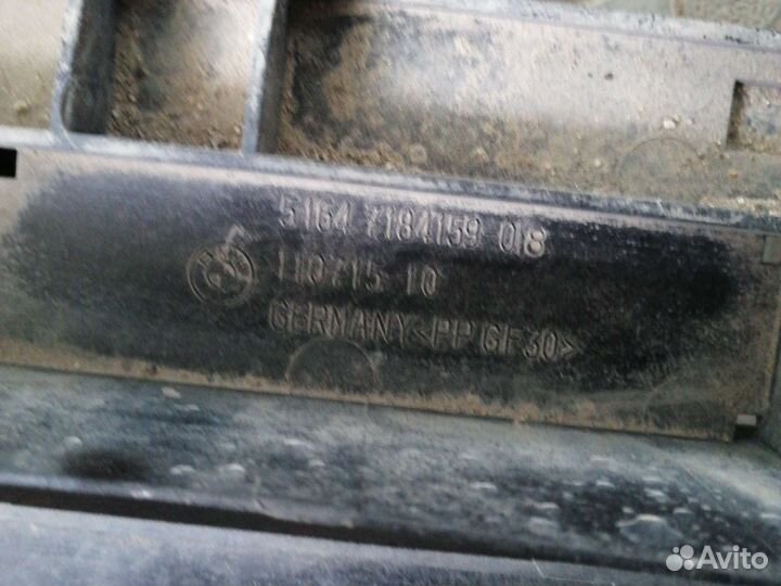 Кронштейн левой Фары BMW 7-Series F01