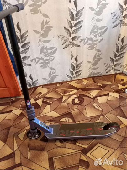 Трюковой самокат duker 303