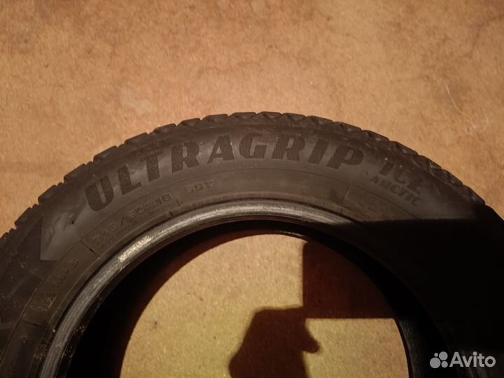 Unigrip Iceage 215/60 R16 99