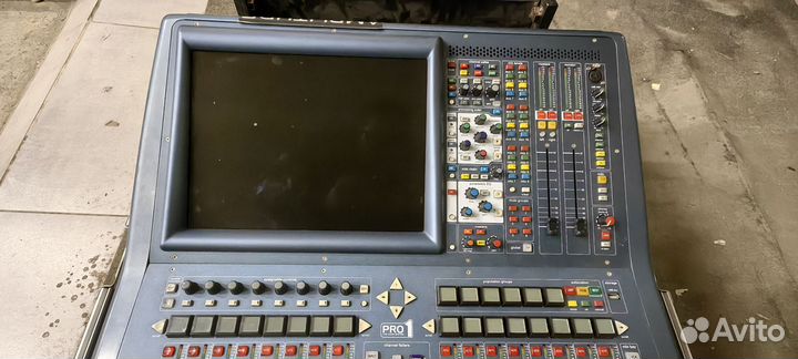 Цифровой микшерный пульт Midas PRO1