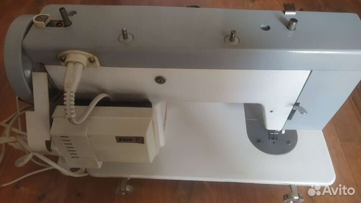 Швейная машина Чайка 143