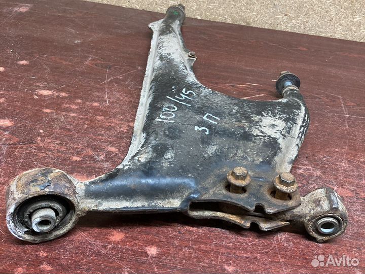 Задний правый рычаг ауди 100 с4