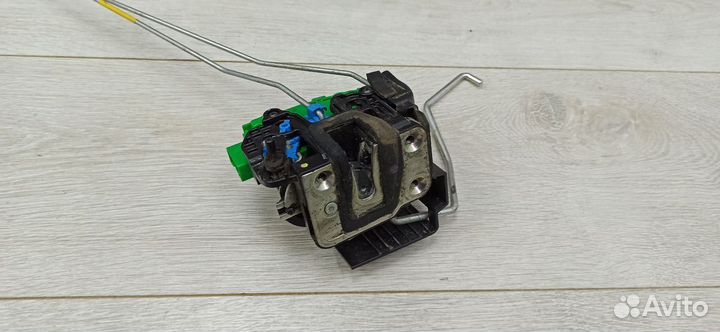 Замок задней двери hyundai solaris Прав