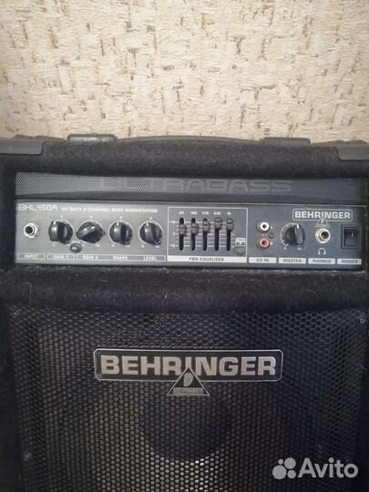 Басовый комбоусилитель behringer