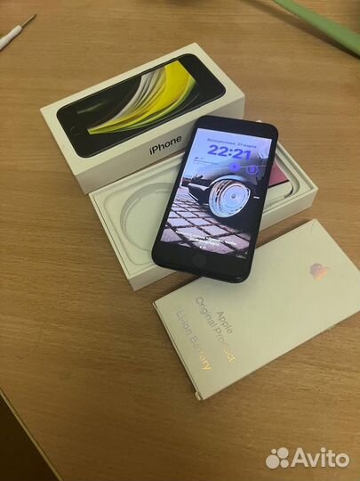 iPhone SE (2020), 64 ГБ