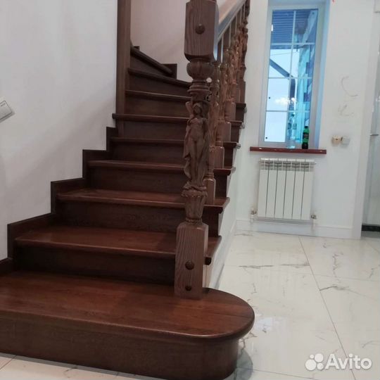 Дубовые лестницы на второй этаж