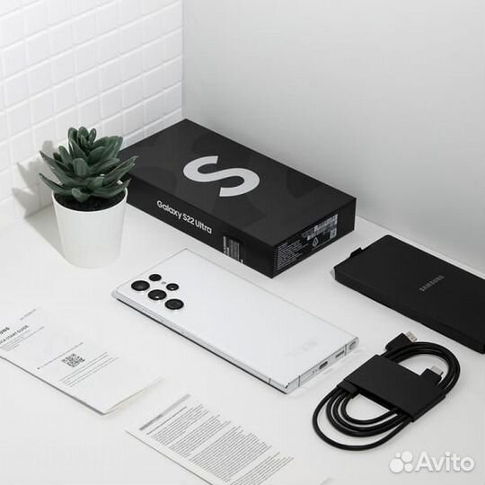 Samsung Galaxy S22 Ultra, 12/256 ГБ