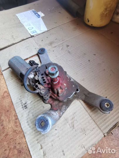 Моторчик заднего дворника mitsubishi carisma