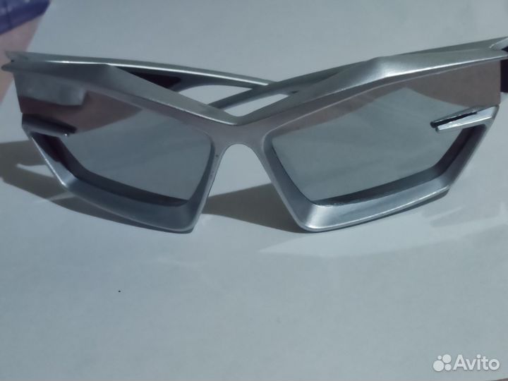 Солнцезащитные очки унисекс