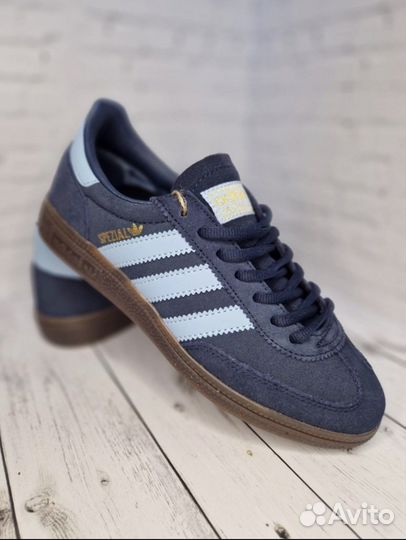 Кроссовки adidas