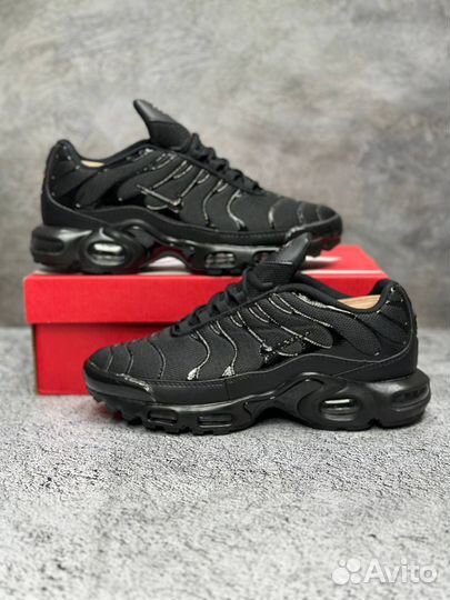 Nike Air Max Plus Triple Black