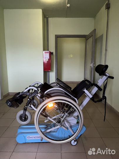 Подъемник лестничный унуниверсальный гусеничный