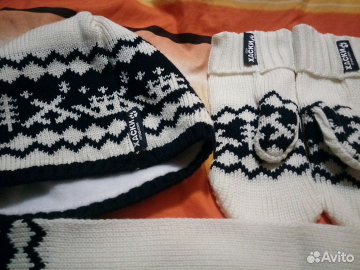Шапка,шарф, варежки(новые,не пользовались)