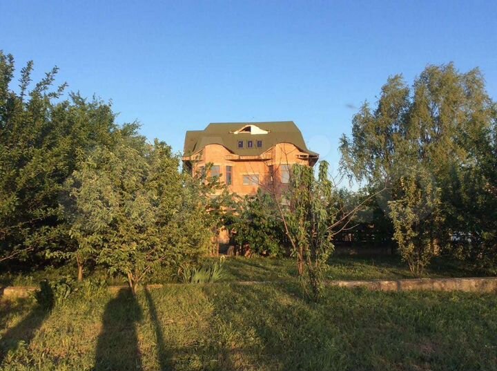 Дом 250 м² на участке 12,7 сот.