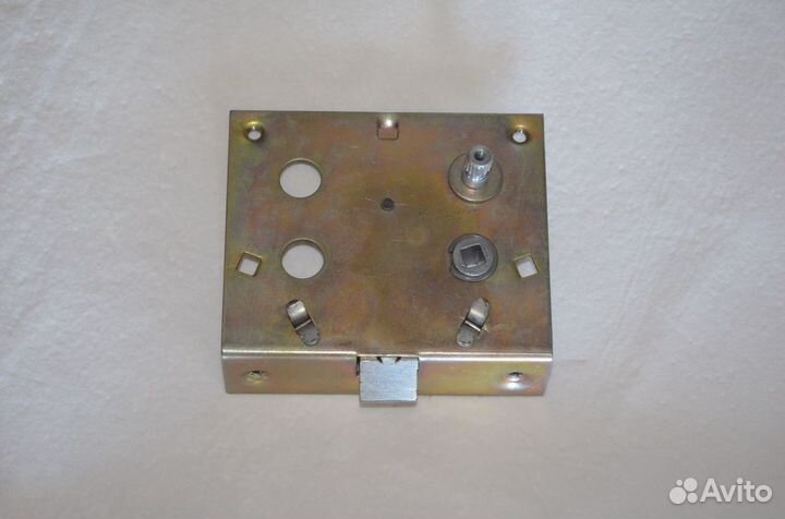 Замок двери правый 76-6105012-А