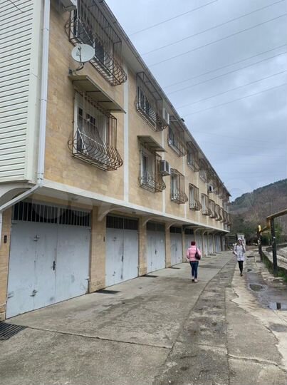 Гараж, > 30 м²