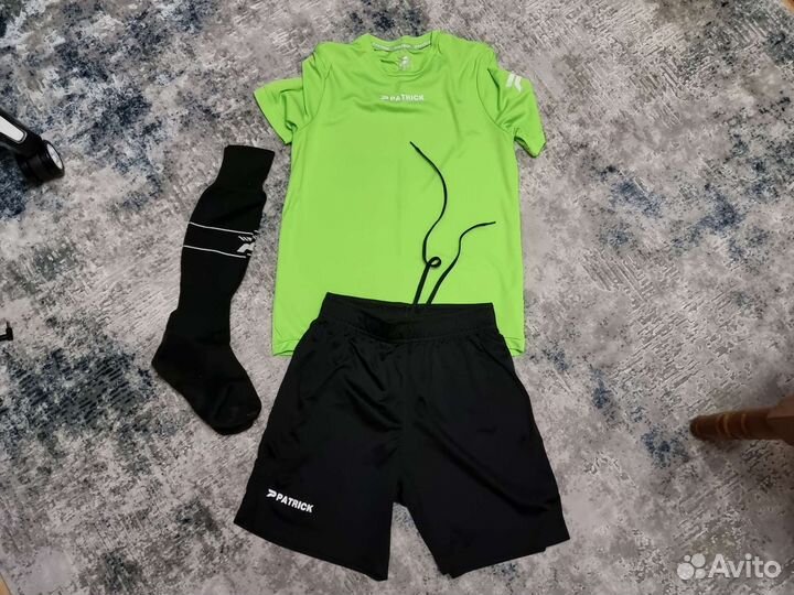 Детская футбольная форма. Бутсы 37 размера