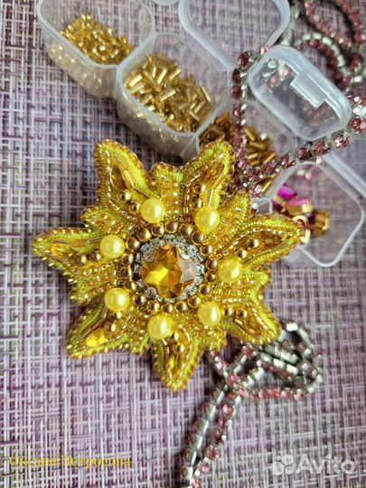 Брошь ручной работы