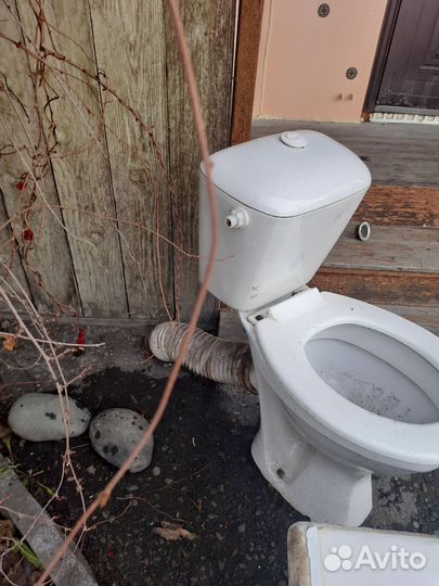 Унитазы и бачки бу