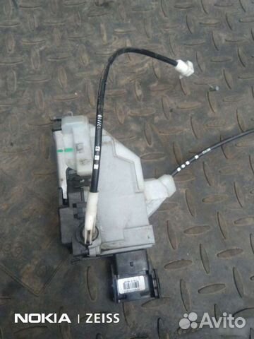 Замок двери задний правый Peugeot 308