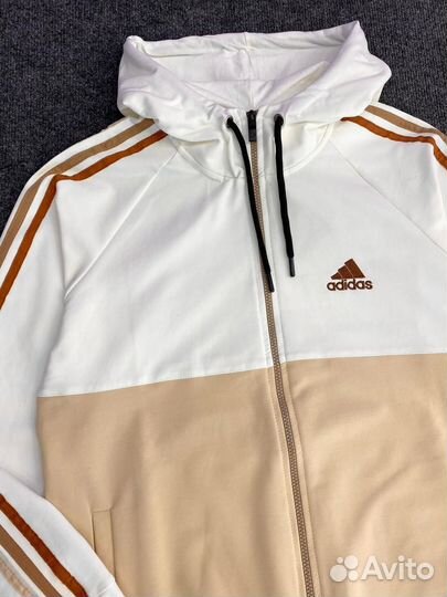 Спортивный костюм adidas