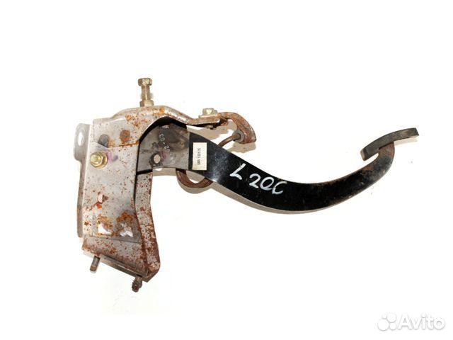 Педаль сцепления Mitsubishi L200