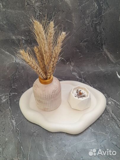 Ваза из гипса ручной работы